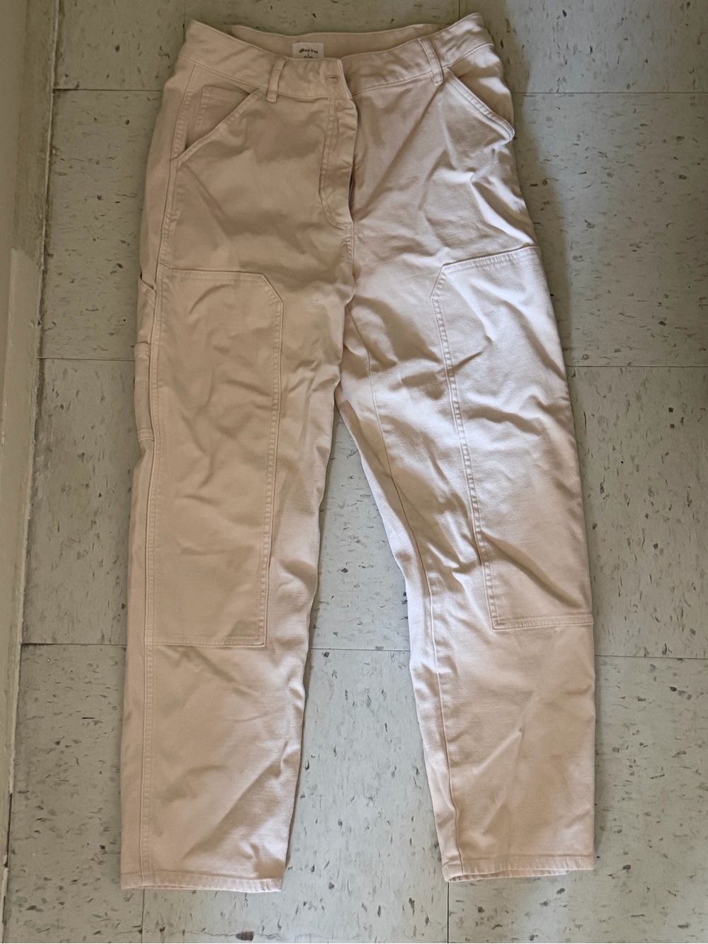 Aritzia Cropped Petite Cream Cargos